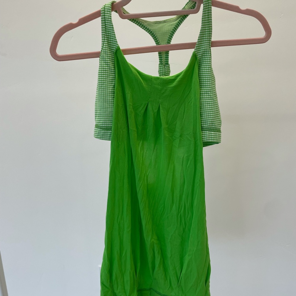 Green Lululemon Tank Top with Built-in-Bra Size Small